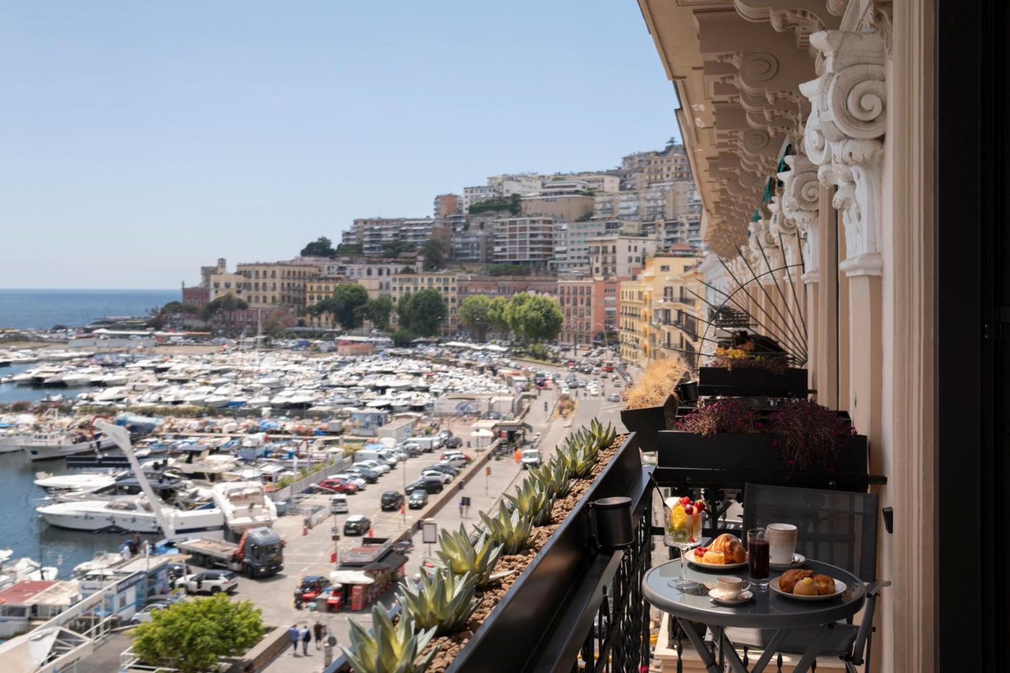 Demetra Luxury Suites Naples Extérieur photo